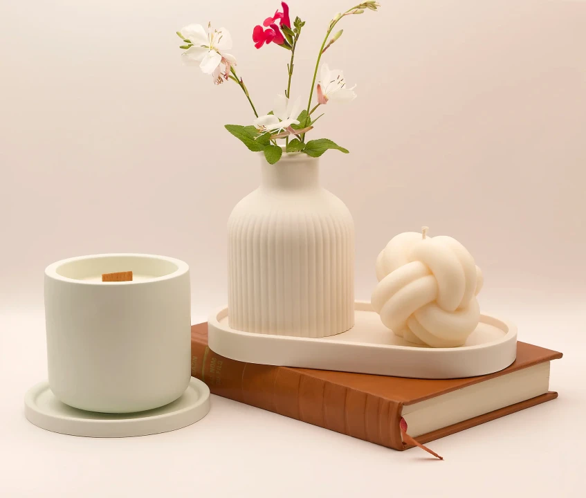 Jasmonito dekoratyvinių aksesuarų rinkiniai – indeliai, padėkliukai ir žvakės stilingam namų interjerui