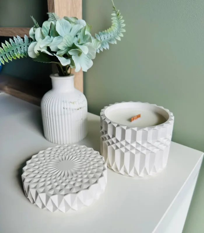 Didelė žvakė medine dagtimi (ŽVG 020-1) (1050x1200)